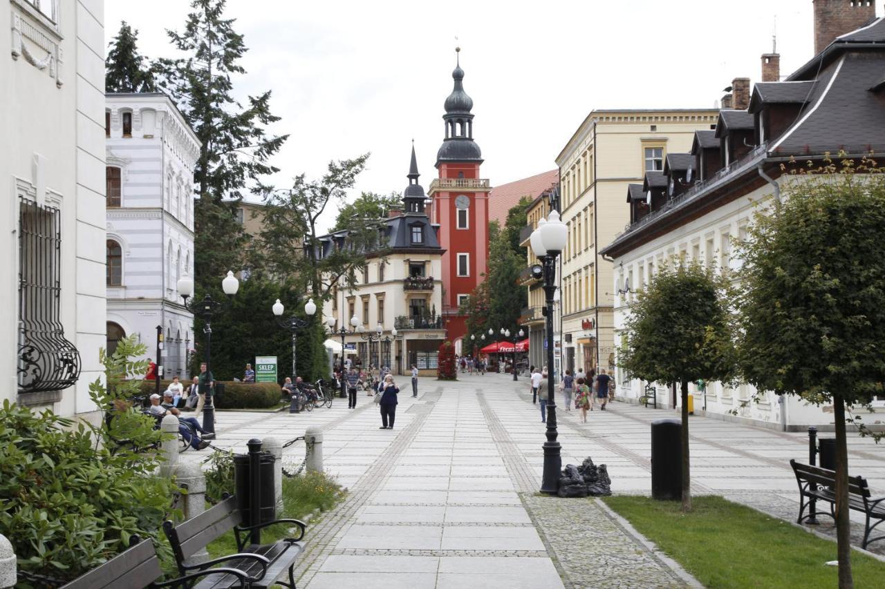 Jodla I Modrzew Apartment Jelenia Gora Bagian luar foto